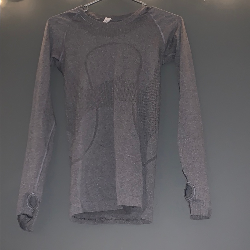 Gray lululemon shirt